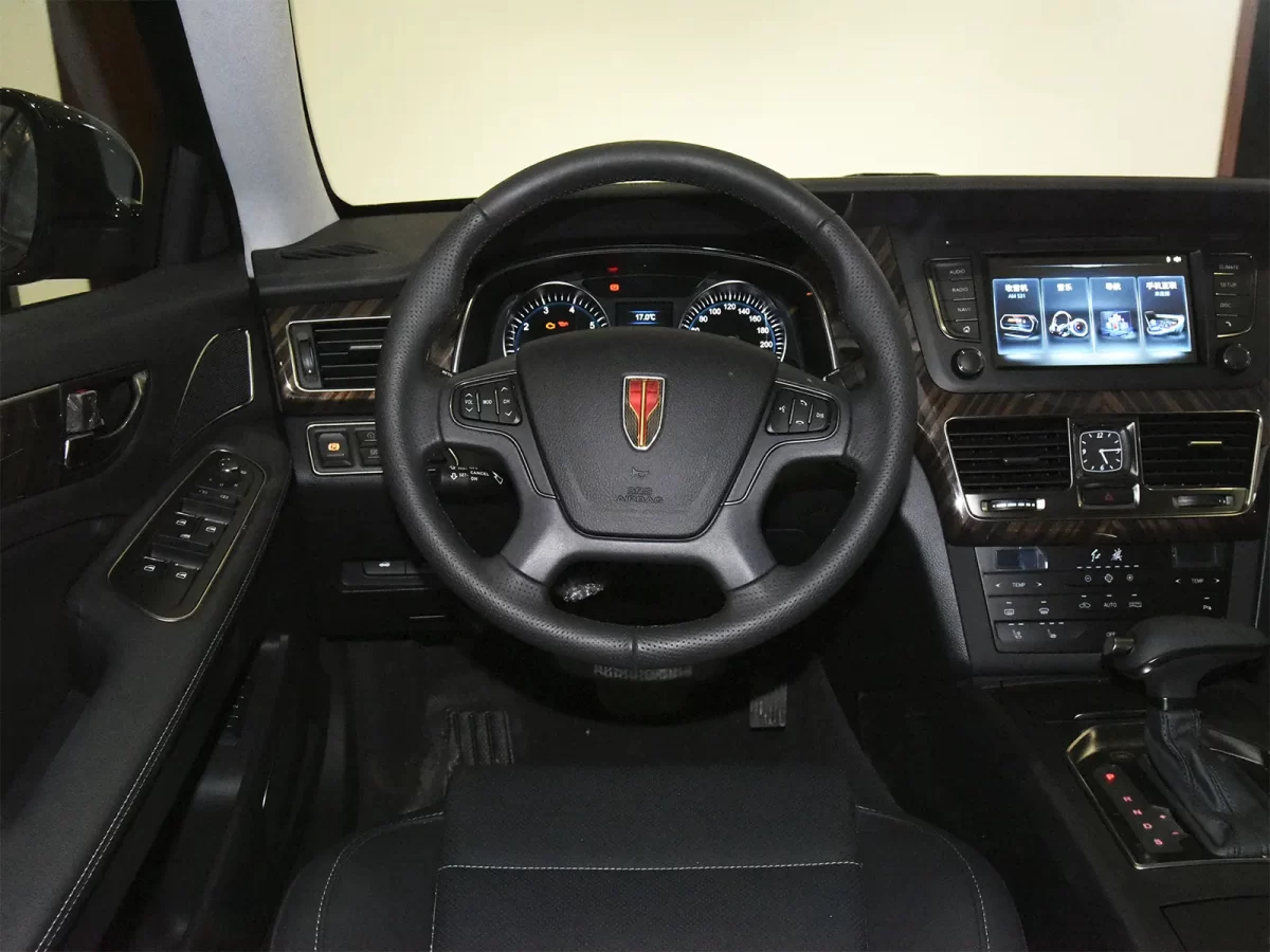 интерьер салона седана H7 интерьер салона седана H7