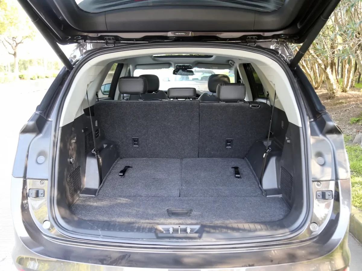 багажник в двухрядной компоновке Jetour X95 багажник в двухрядной компоновке Jetour X95