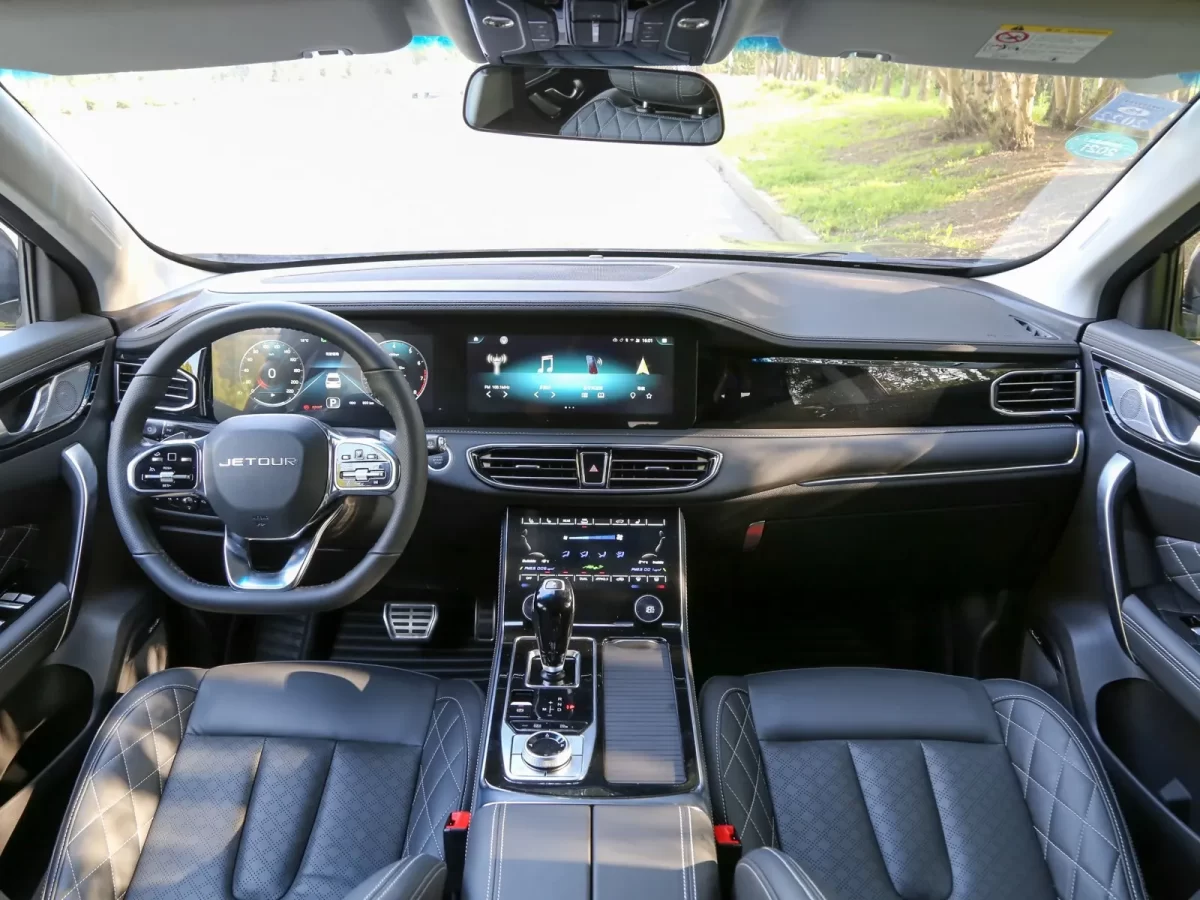 интерьер салона Jetour X95 интерьер салона Jetour X95