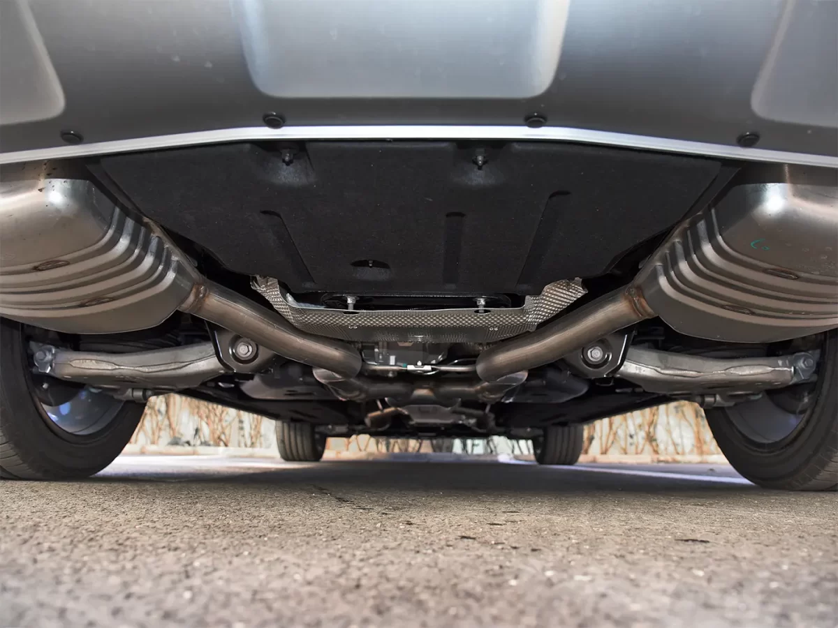 под днищем (клиренс) Hongqi HS7 под днищем (клиренс) Hongqi HS7