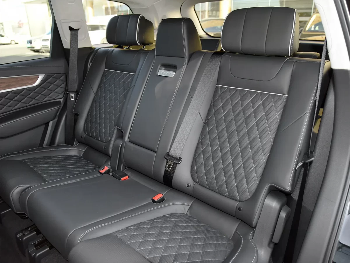 пассажирские места второго ряда Hongqi HS7 пассажирские места второго ряда Hongqi HS7