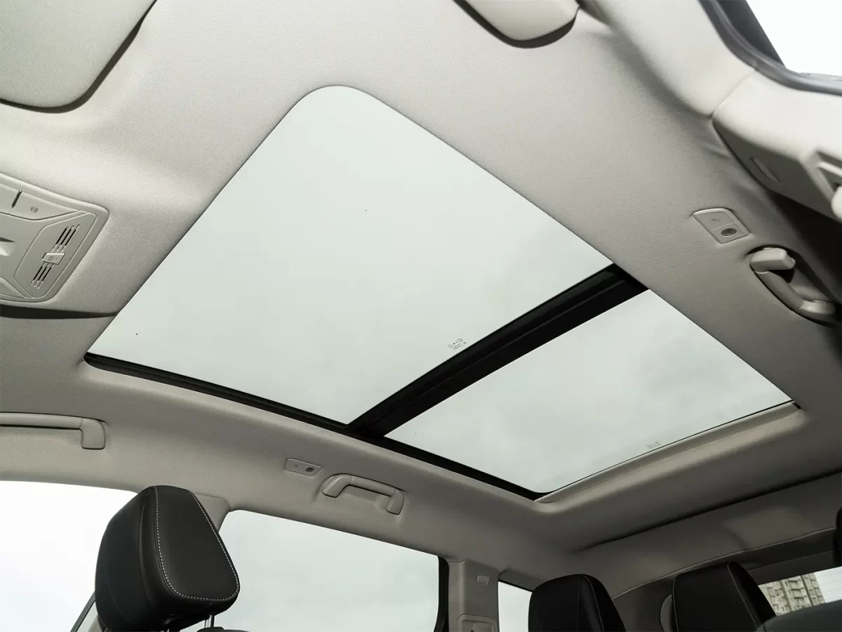 панорамная крышка с электроприводом люка в Hongqi HS7 панорамная крышка с электроприводом люка в Hongqi HS7