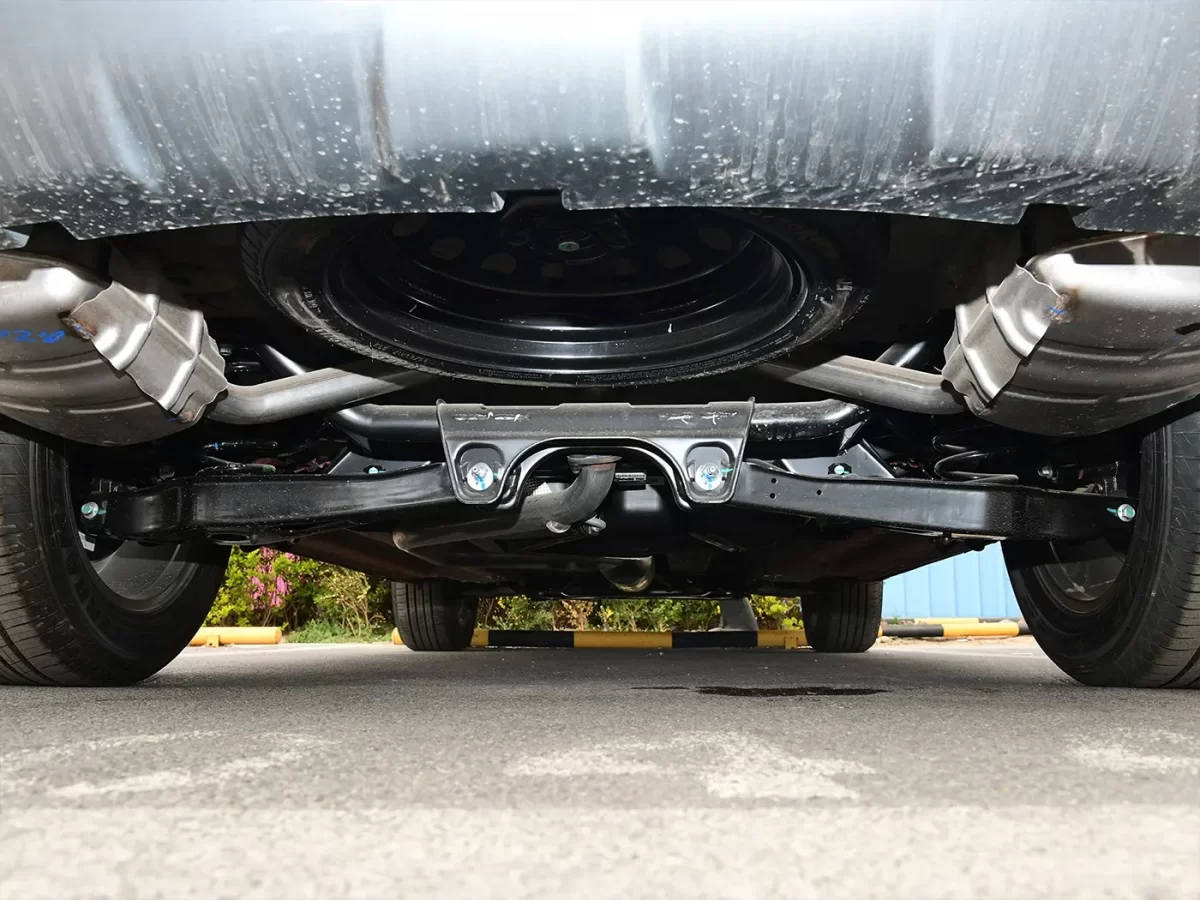 под днищем (клиренс) Jetour X70 Coupe