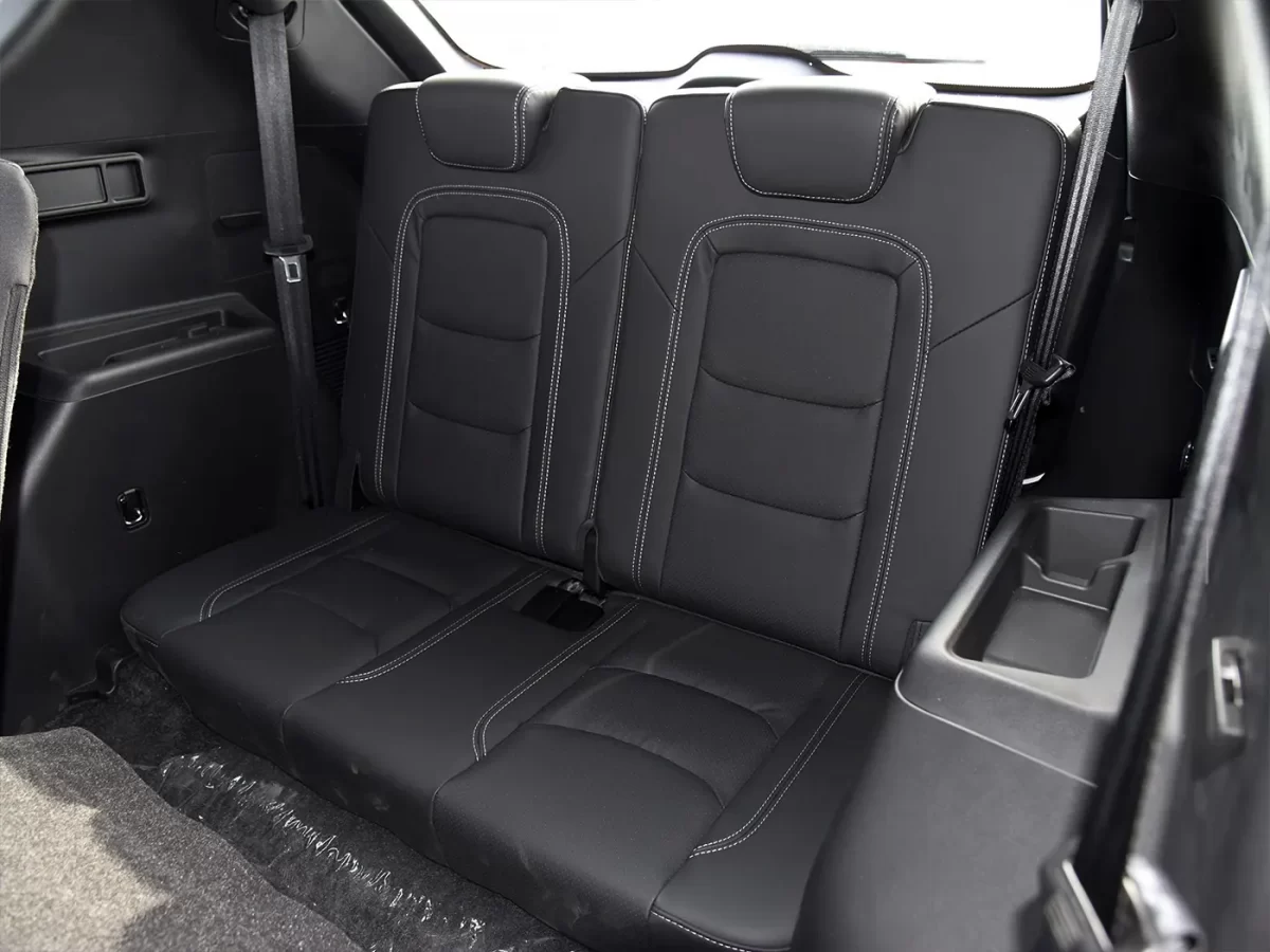 опциональный третий ряд в семиместном X70 Coupe