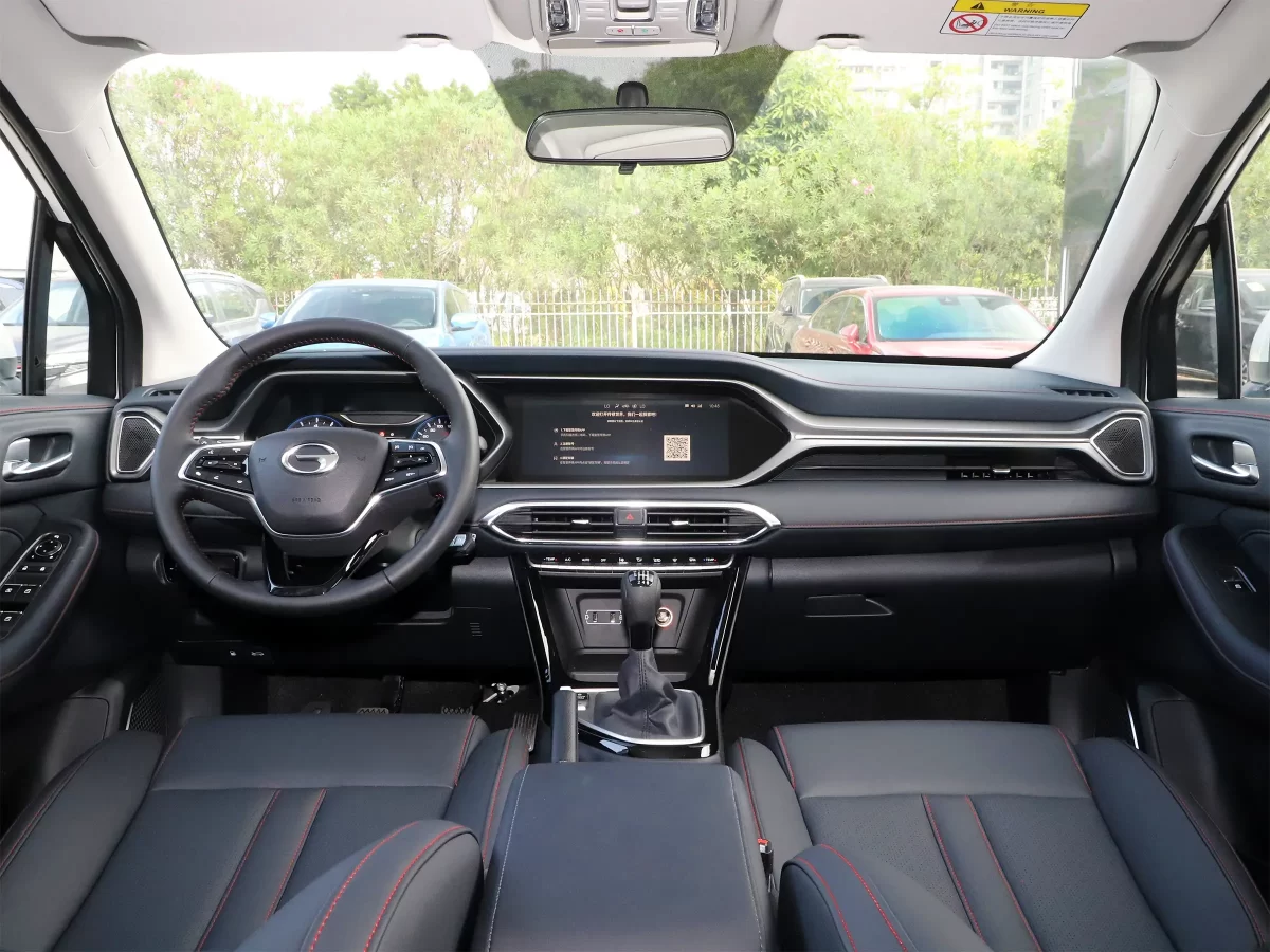 интерьер салона GAC Trumpchi GS4 II интерьер салона GAC Trumpchi GS4 II