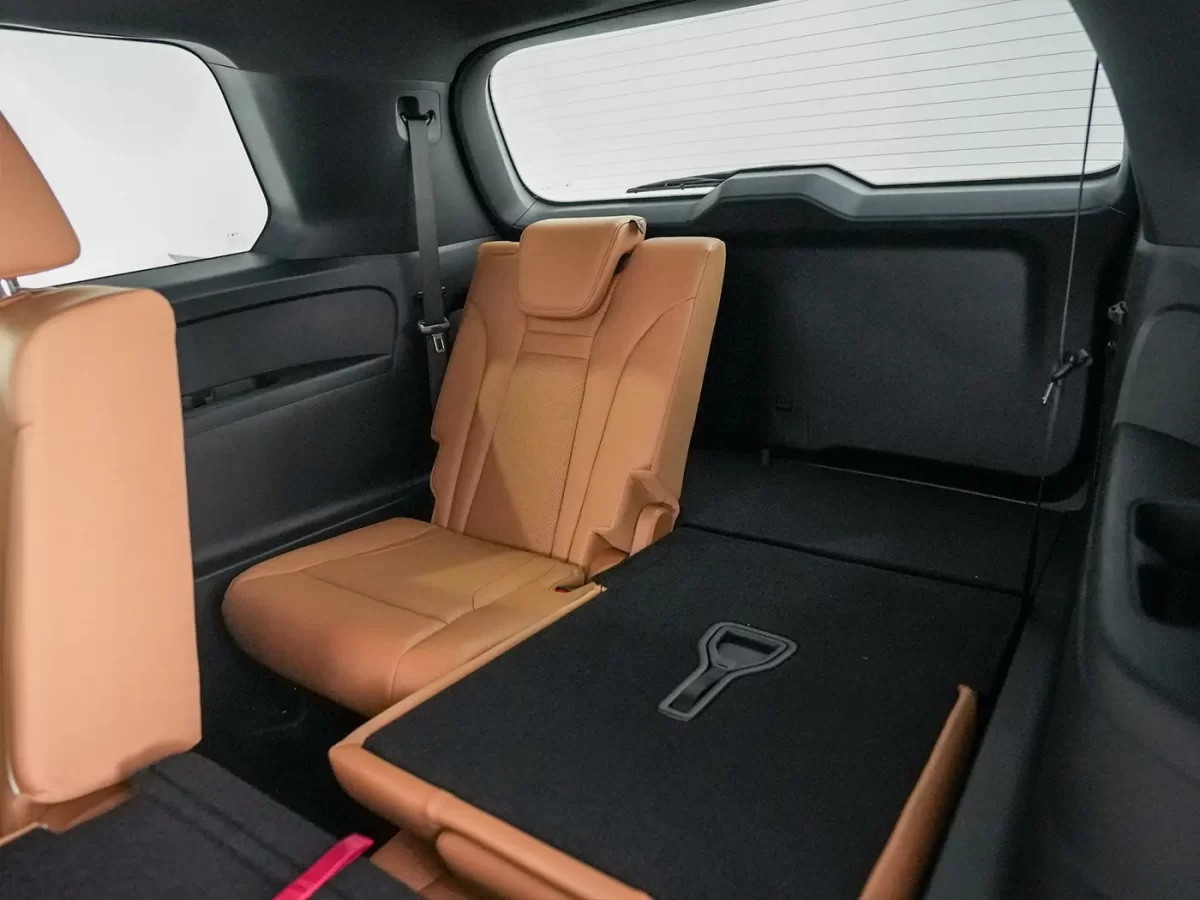 складывание сидений третьего ряда