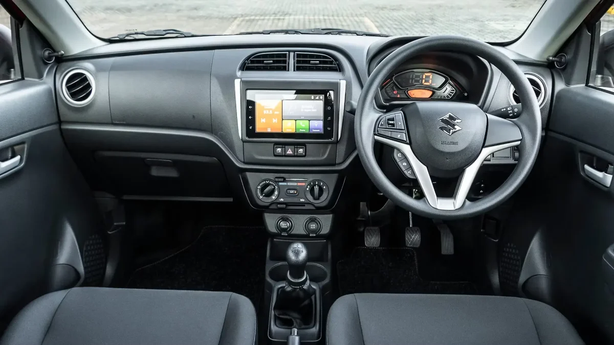 интерьер салона Maruti Suzuki Alto III K10