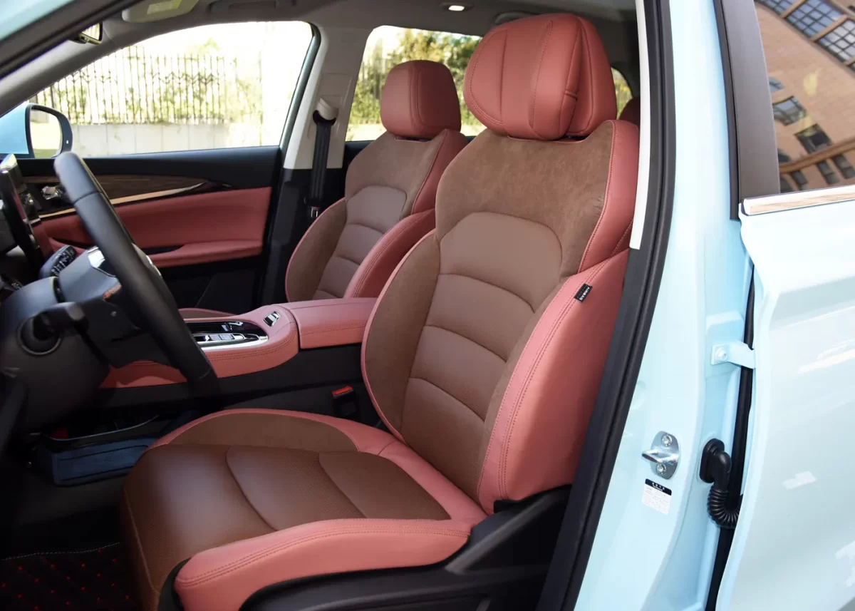 передние сидения в Скайвелле НТ-и передние сидения в Скайвелле НТ-и