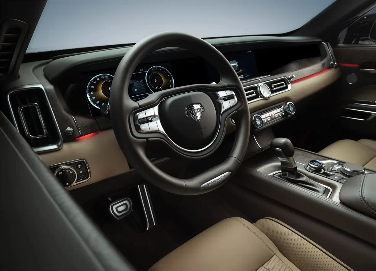 интерьер салона (приборная панель и центральная консоль)