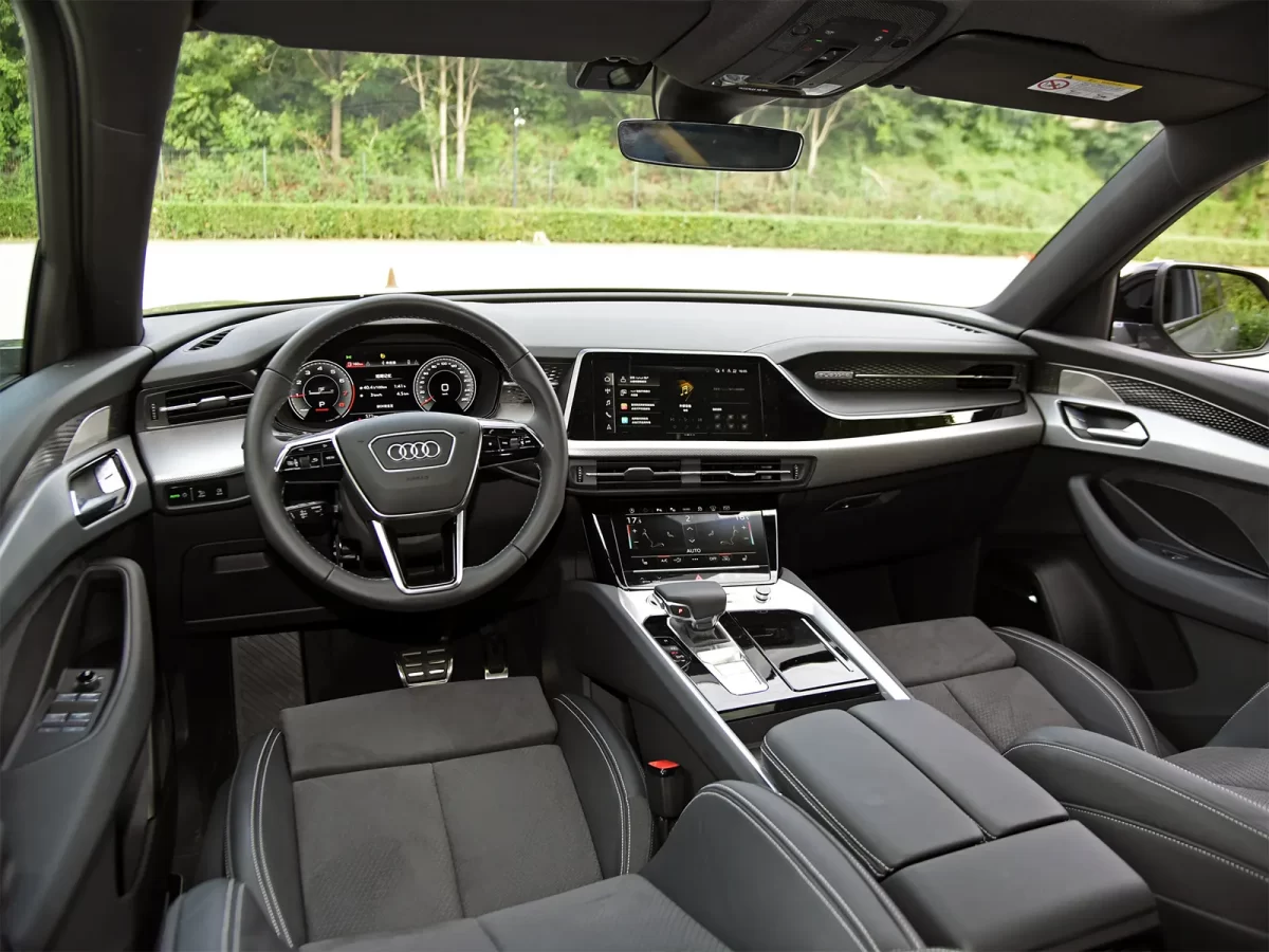 интерьер салона Audi Q6 интерьер салона Audi Q6