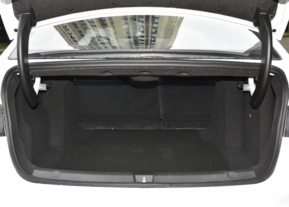 багажный отсек BYD Qin Plus