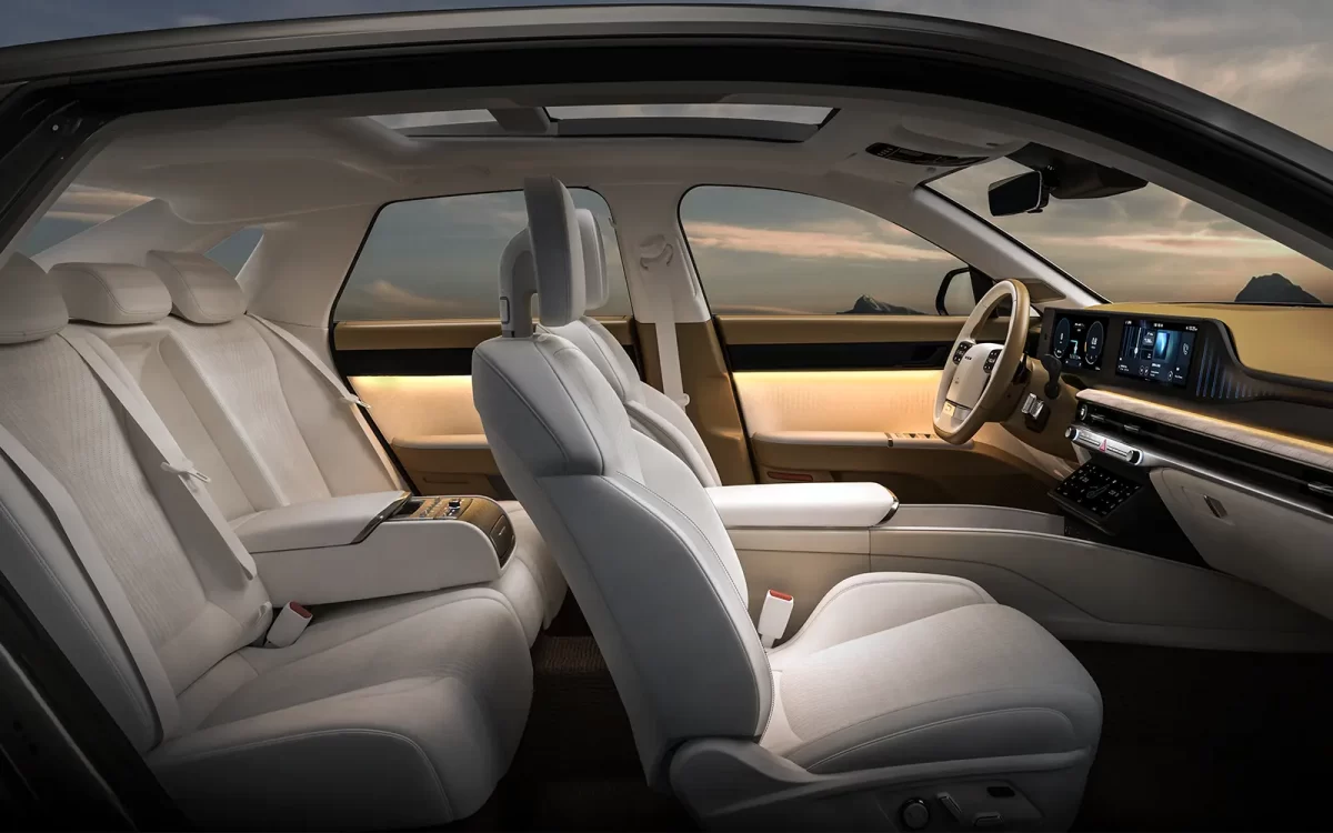 интерьер салона в седьмом Грандере