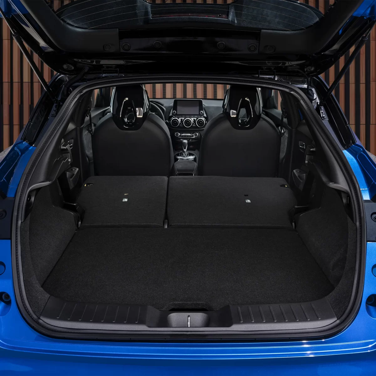 багажник и возможности трансформации салона у Juke 2