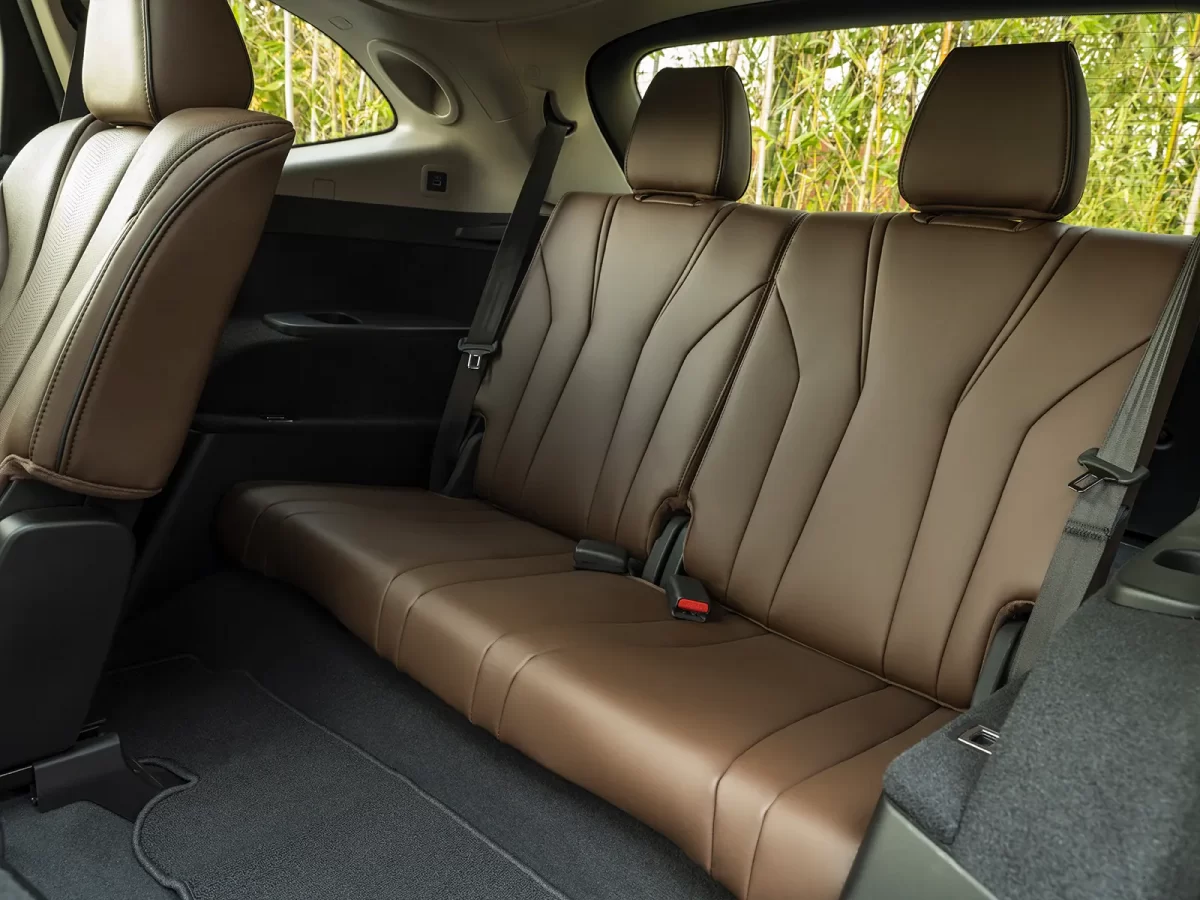 третий пассажирский ряд третий пассажирский ряд