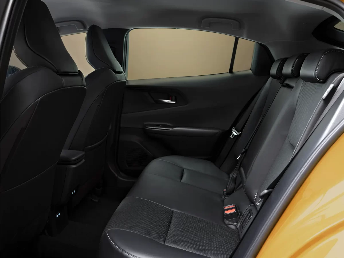 задний диван в Prius V задний диван в Prius V
