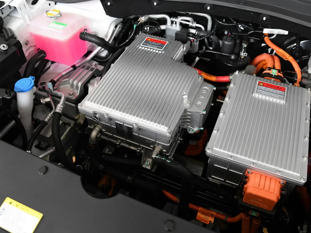 под капотом электроМосквича под капотом электроМосквича