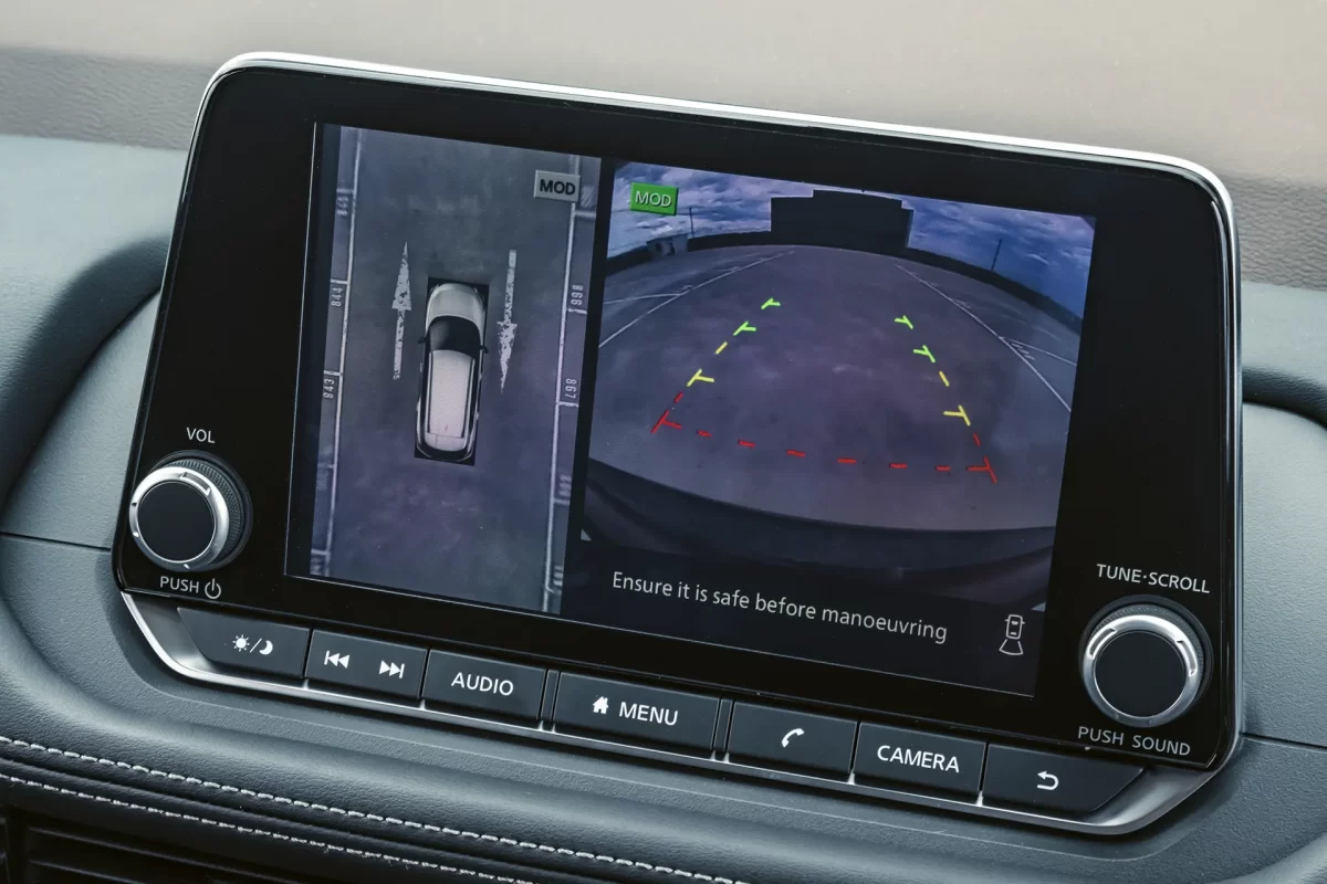 8-дюймовый дисплей ГУ в базовой версии 8-дюймовый дисплей ГУ в базовой версии