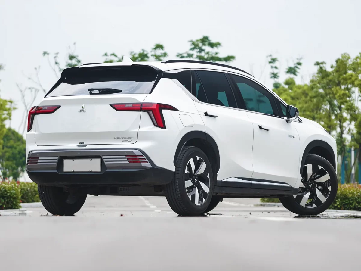 фотография Airtrek II марки Mitsubishi