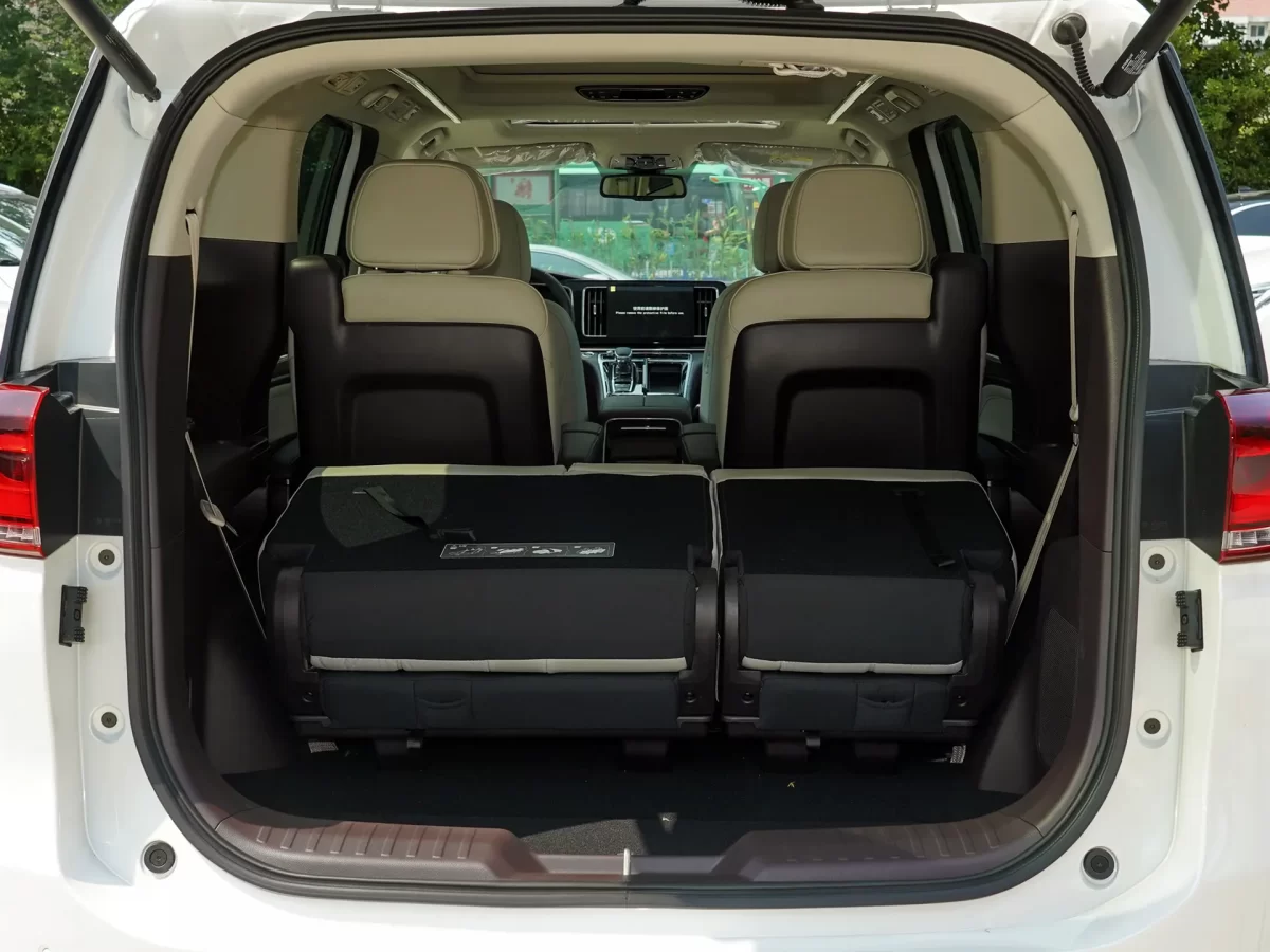 багажник и возможности трансформации салона