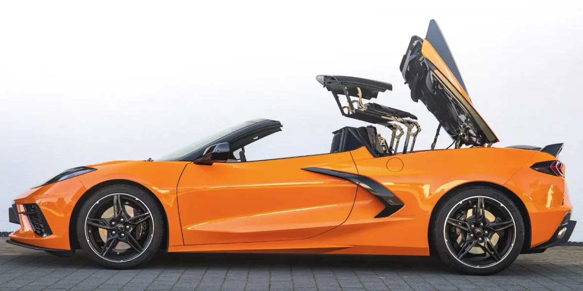 вид сбоку на кузов родстер