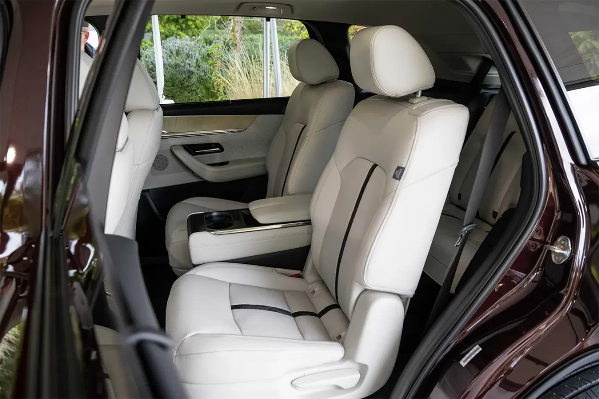 пассажирские сидения второго ряда