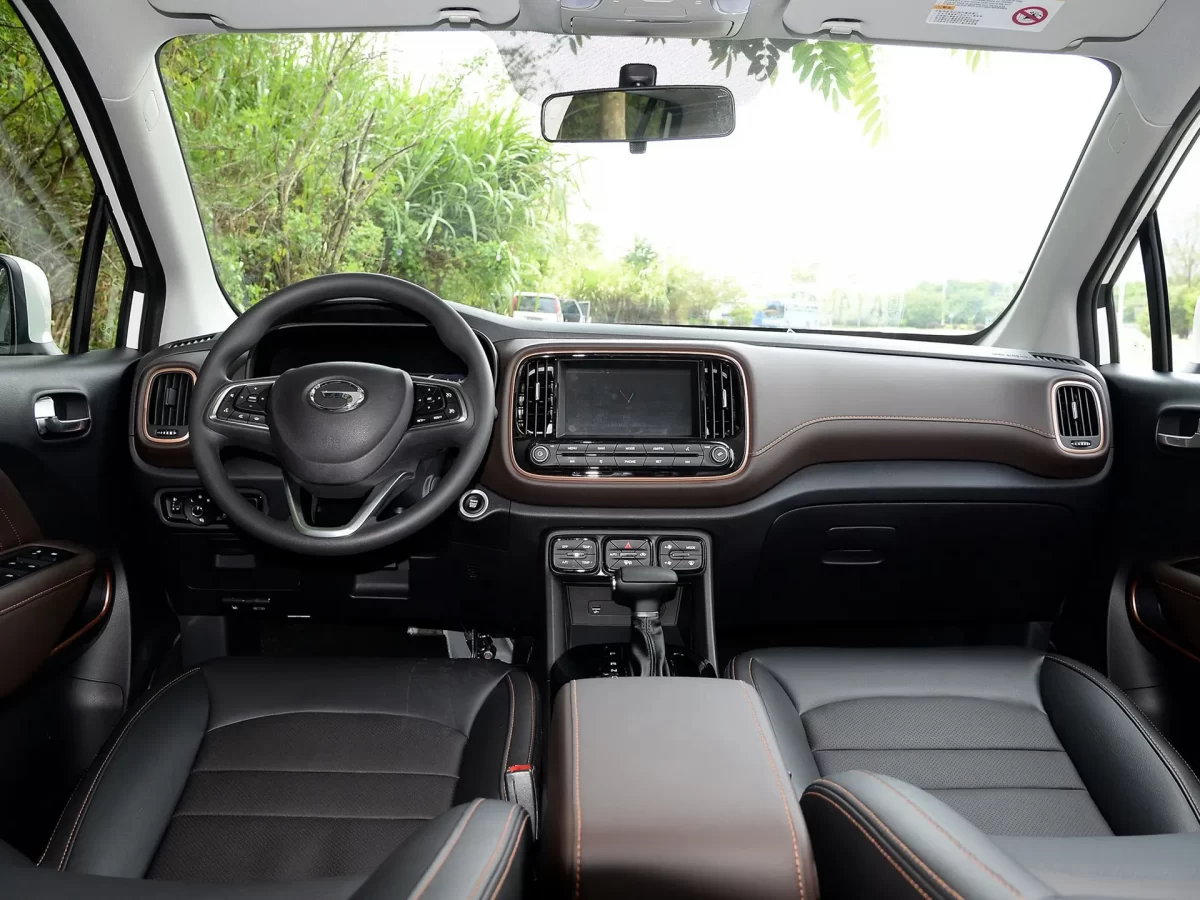 интерьер салона дорестайлинговой модели первого поколения интерьер салона дорестайлинговой модели первого поколения