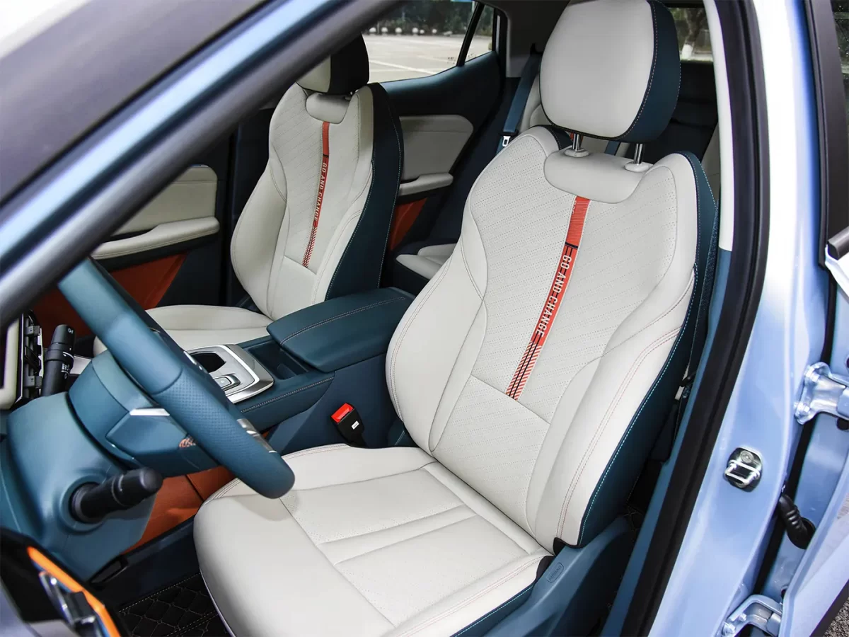 передние сидения в ГС 3 передние сидения в ГС 3