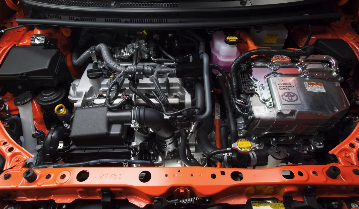 под капотом Prius c под капотом Prius c