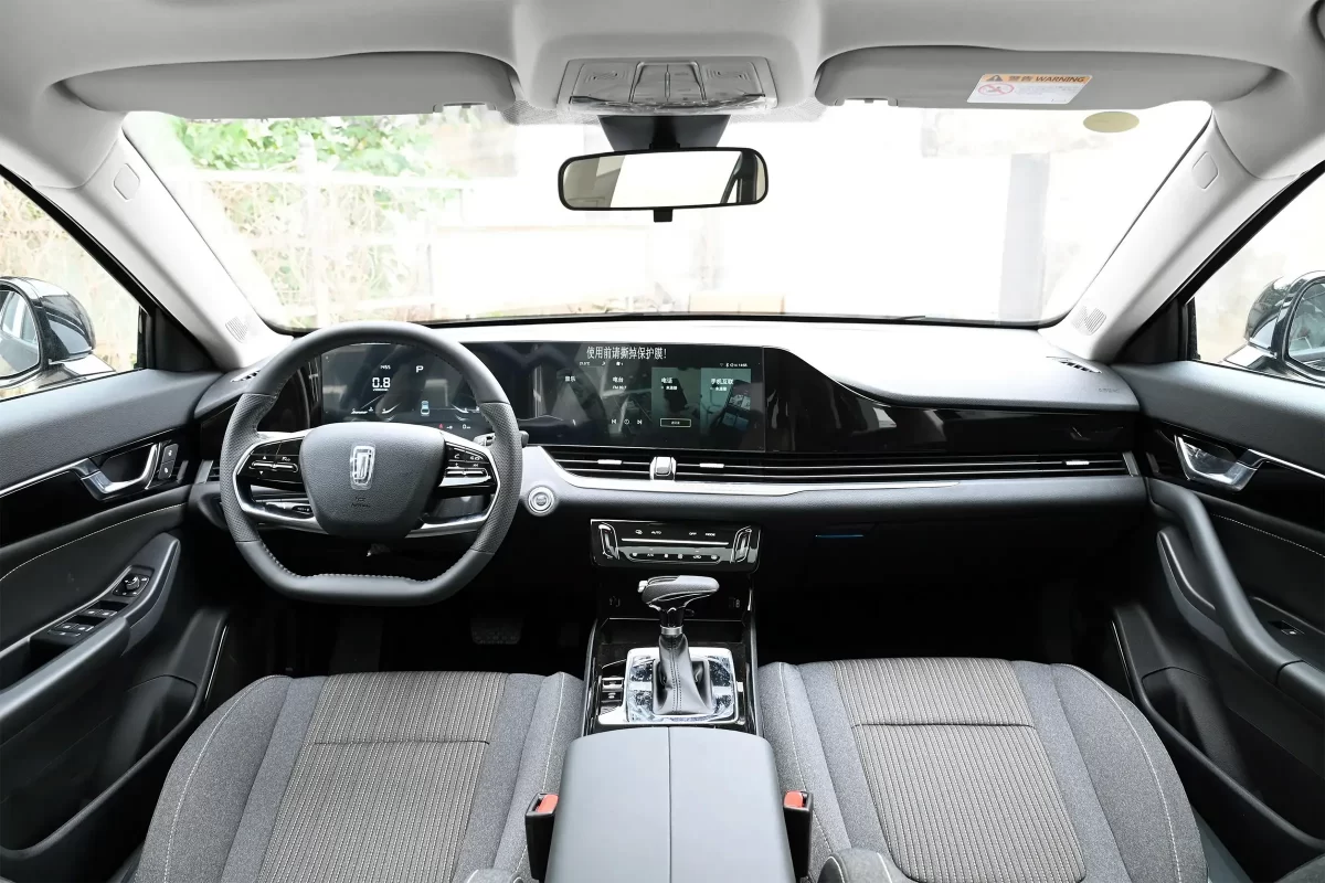 интерьер салона ФАВ Бестуне В70 интерьер салона ФАВ Бестуне В70