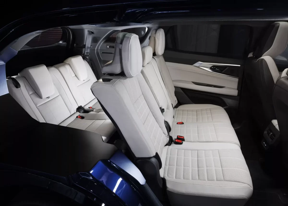 второй и третий ряд пассажирских кресел второй и третий ряд пассажирских кресел