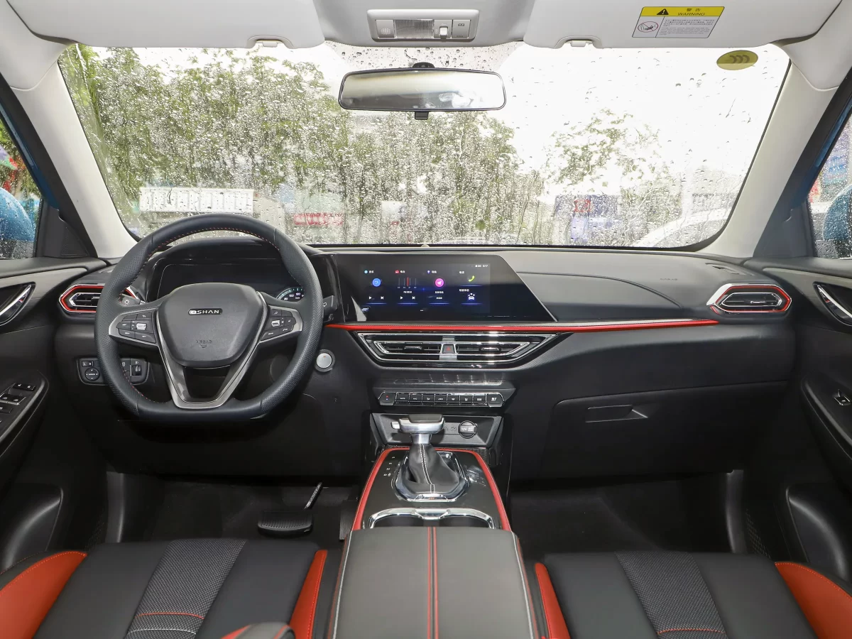 интерьер салона в Осхане Икс 5 интерьер салона в Осхане Икс 5