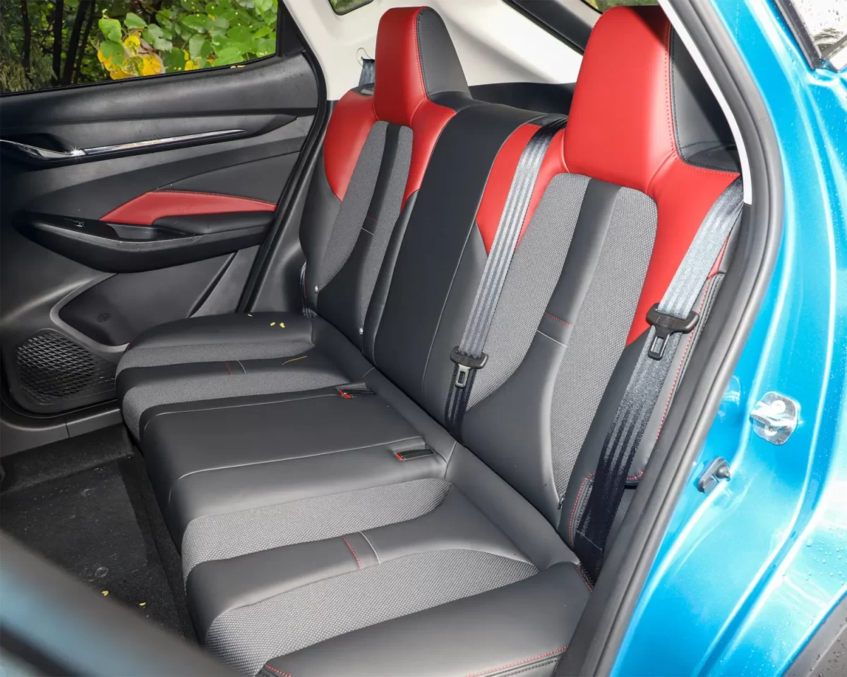 второй ряд пассажирских мест второй ряд пассажирских мест