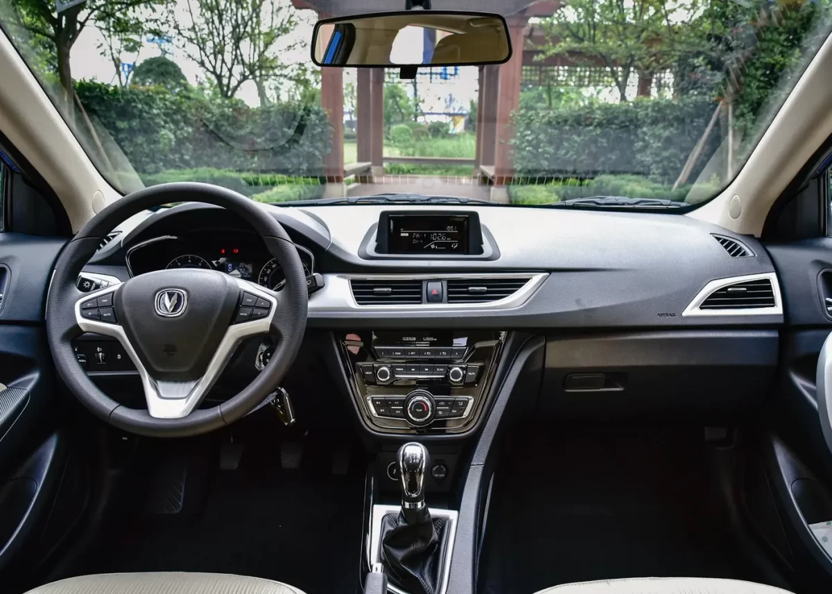 интерьер салона Alsvin V7 от Changan интерьер салона Alsvin V7 от Changan