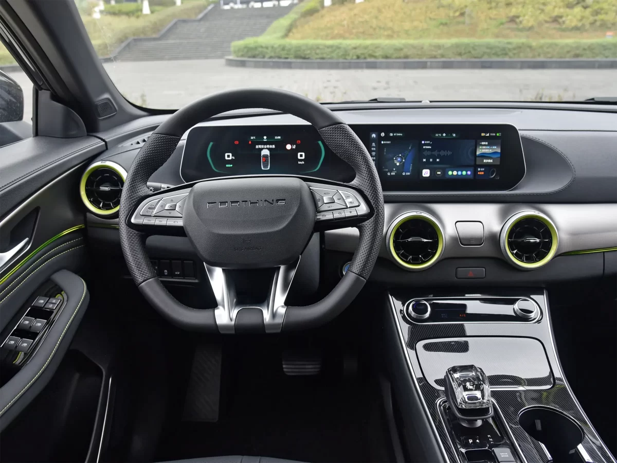 интерьер салона Evolute i-Sky от ООО Моторинвеста