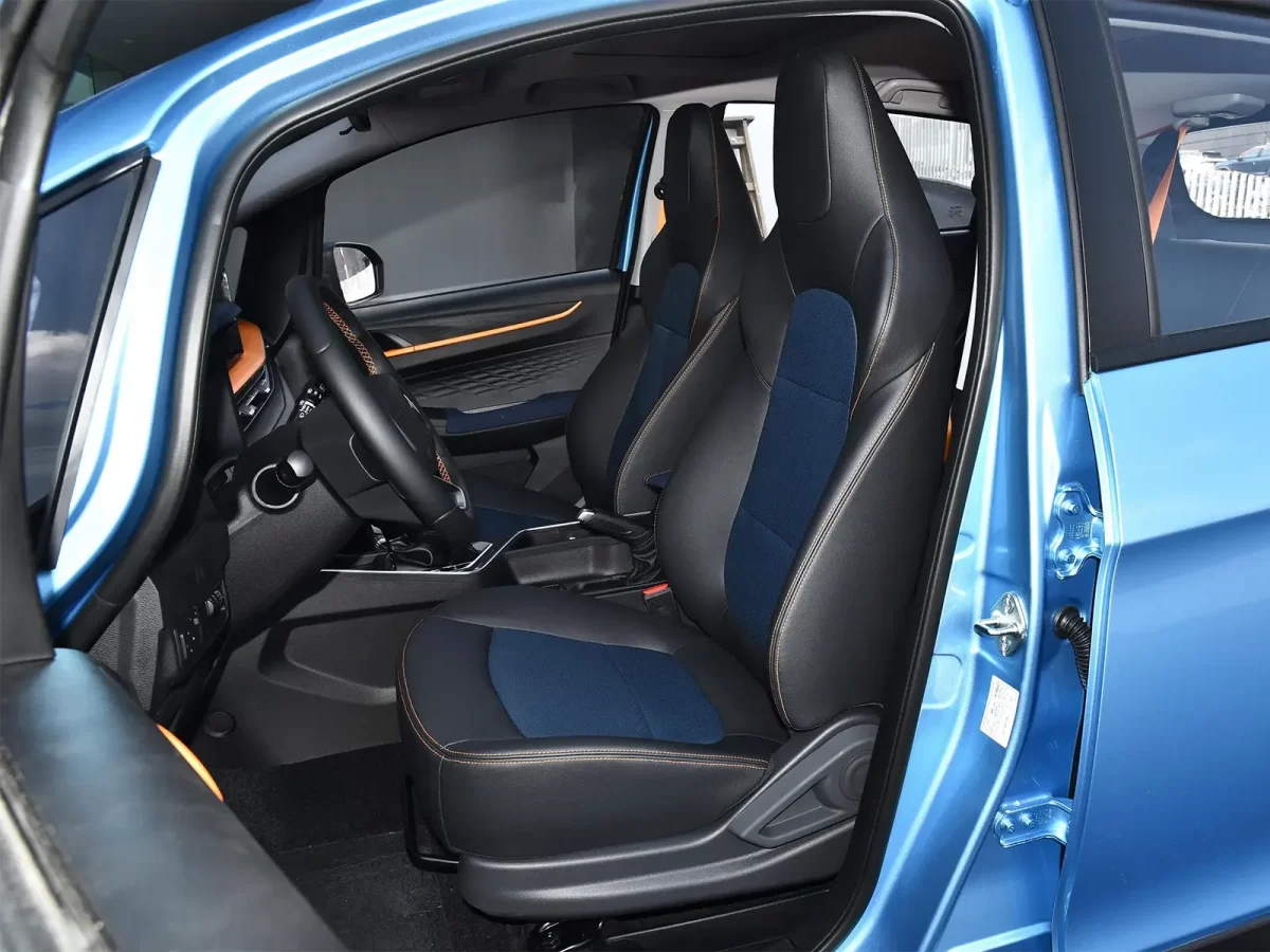 передние сидения в X3 Pro