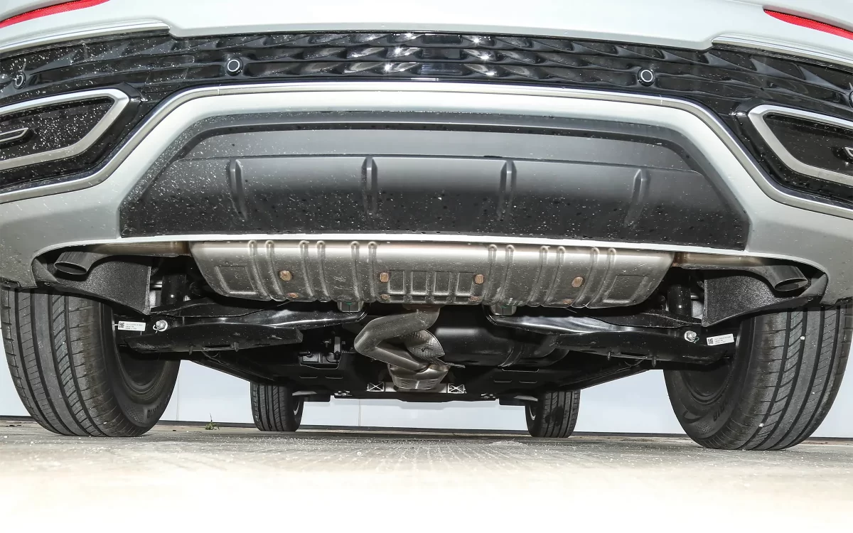 клиренс (дорожный просвет) новых Hongqi HS5