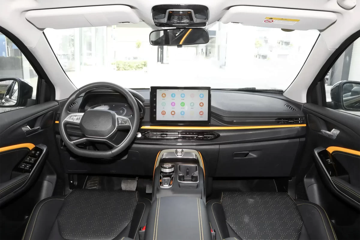 интерьер салона в Москвиче пятой модели