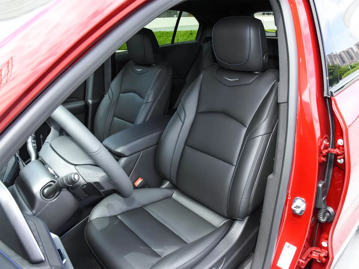 передние сидения XT4 передние сидения XT4