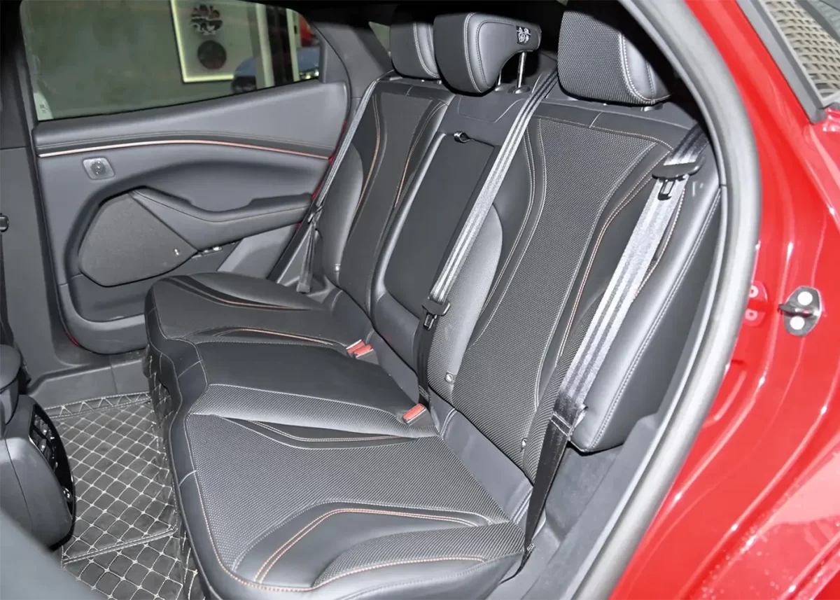 задний пассажирский диван