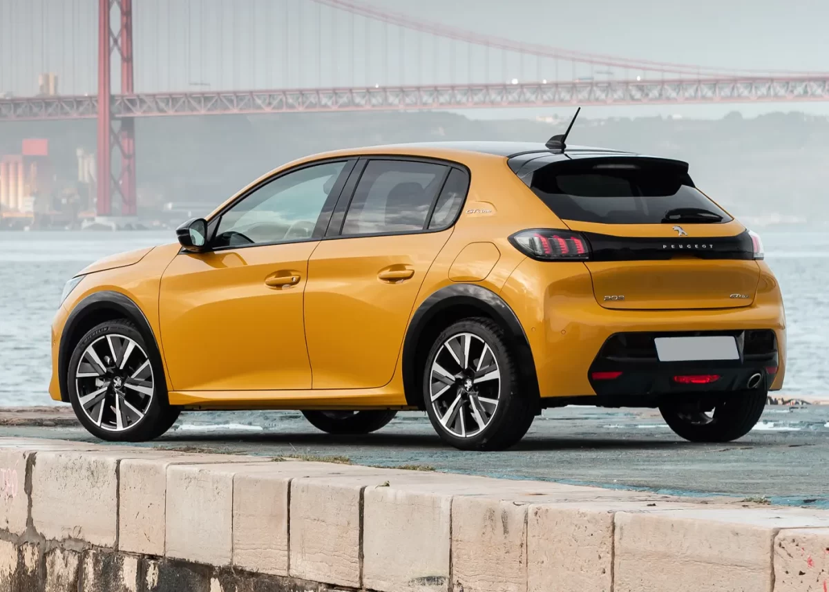 фотография 208-го Peugeot в кузове P21