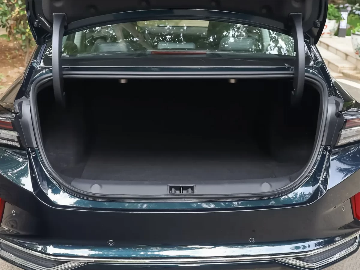 багажник в Aeolus Shine Max от DongFeng Motor