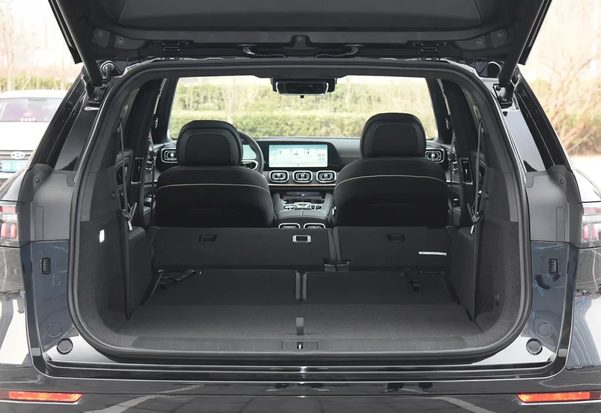 возможности трансформации салона Тиги 9 для максимальной багажной вместимости или организации спального места возможности трансформации салона Тиги 9 для максимальной багажной вместимости или организации спального места