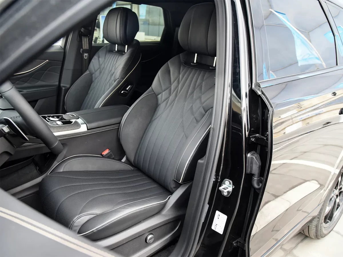 передние сидения в девятой Тигге передние сидения в девятой Тигге