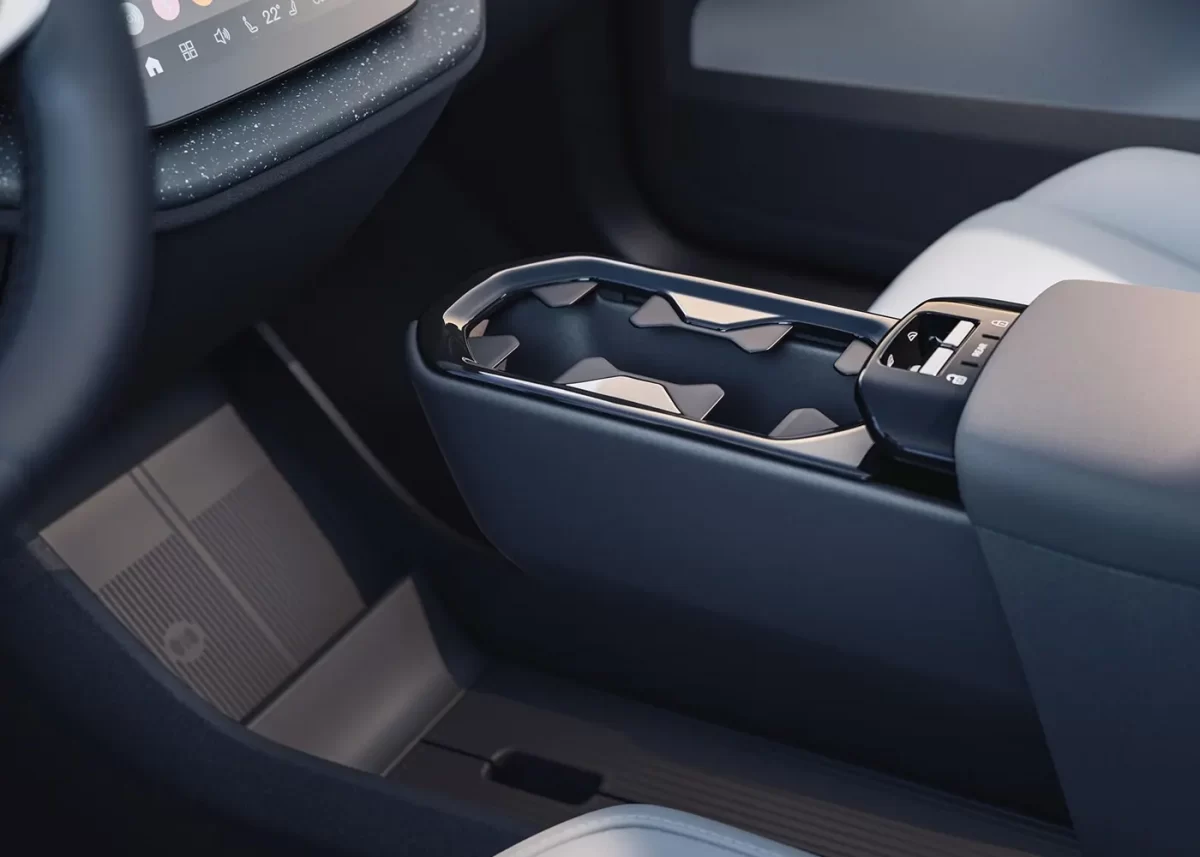 многофункциональный подлокотник переднего ряда многофункциональный подлокотник переднего ряда