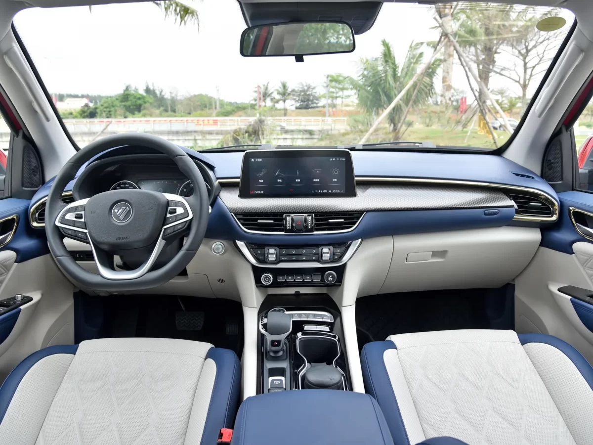 интерьер салона Foton Tunland G9