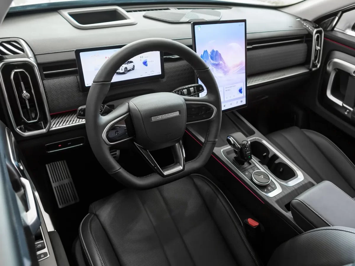 интерьер салона Jaecoo J 7