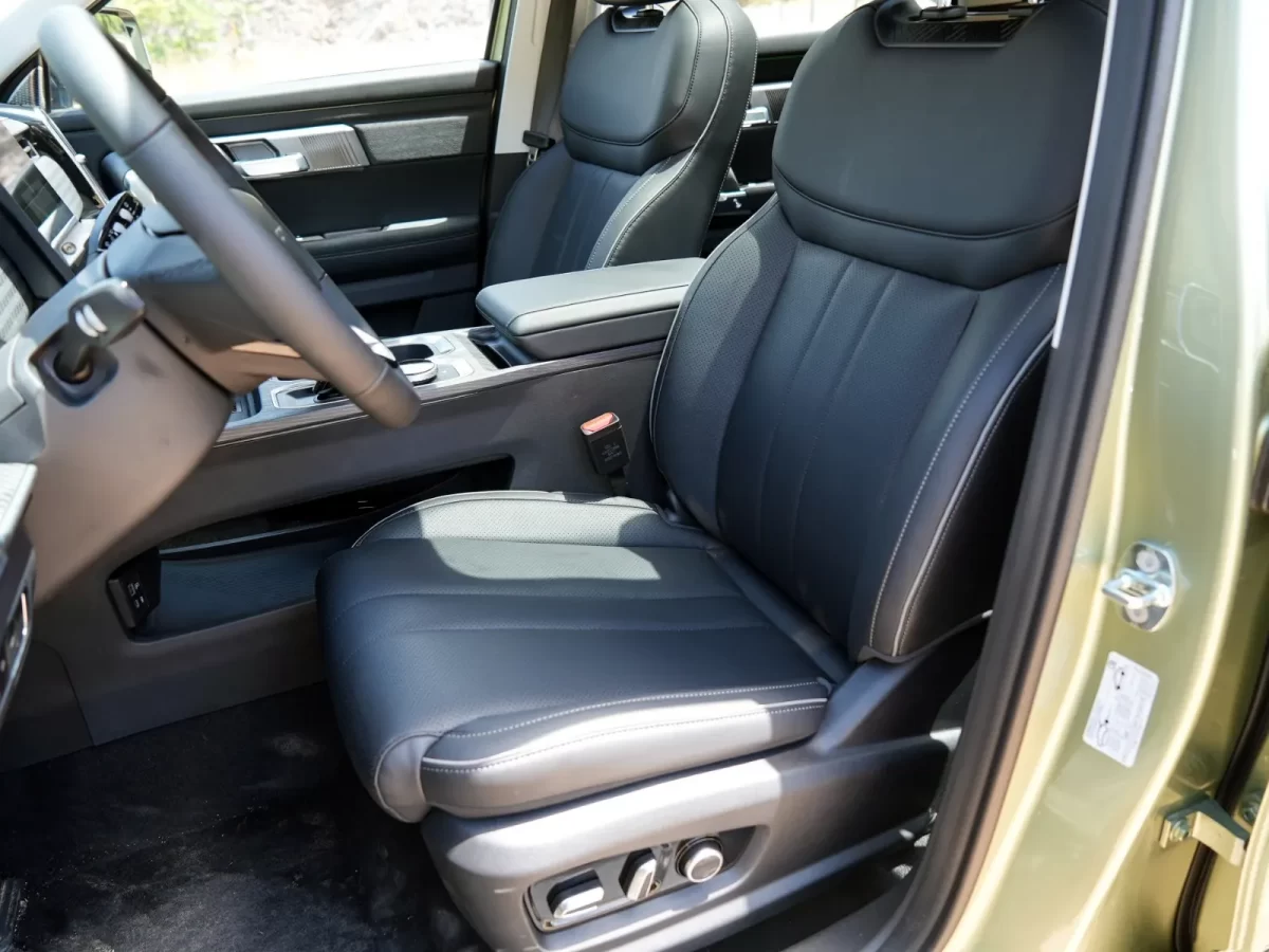 передние сиденья в J7