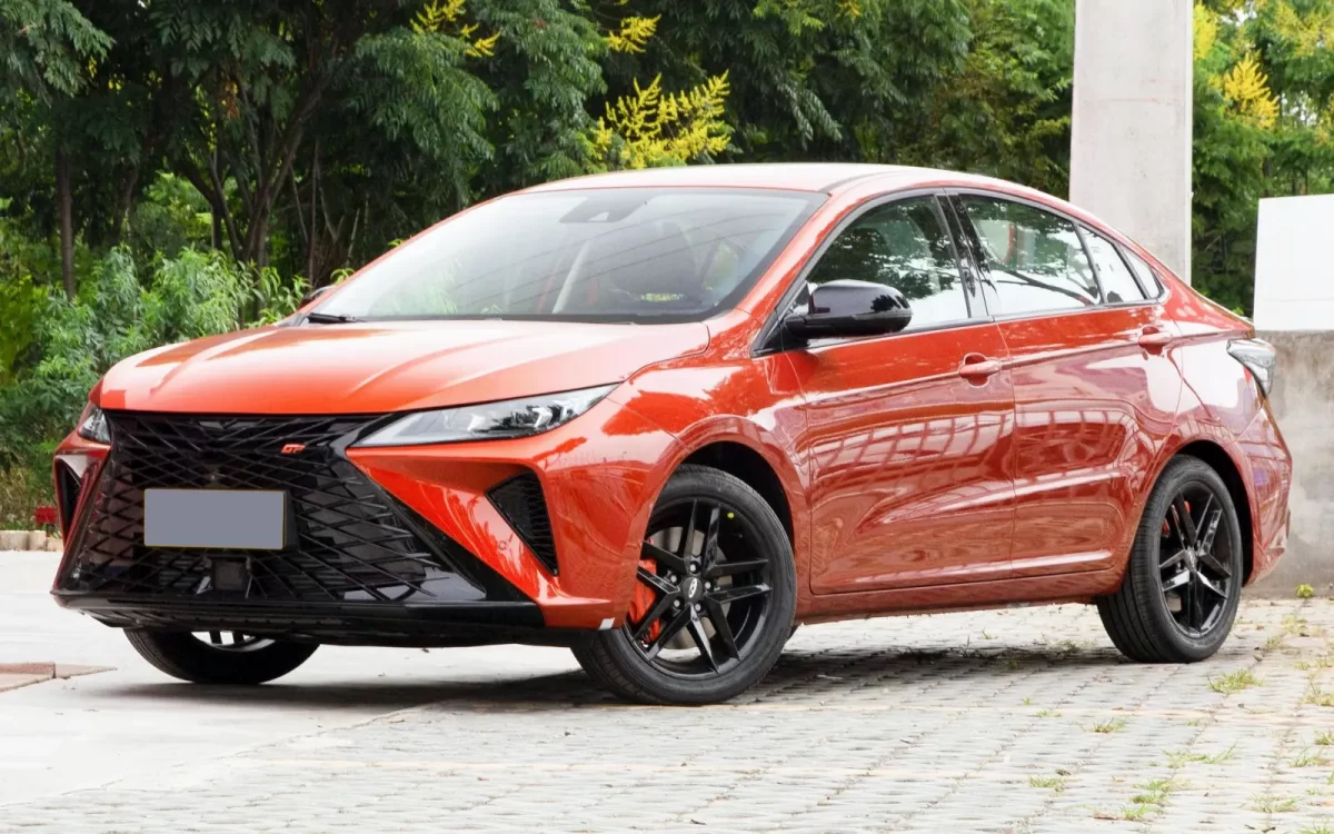 фото седана S5 ГТ марки Омода