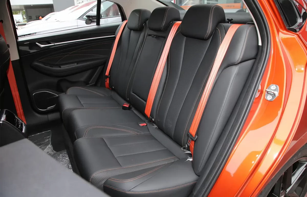 второй ряд пассажирских мест