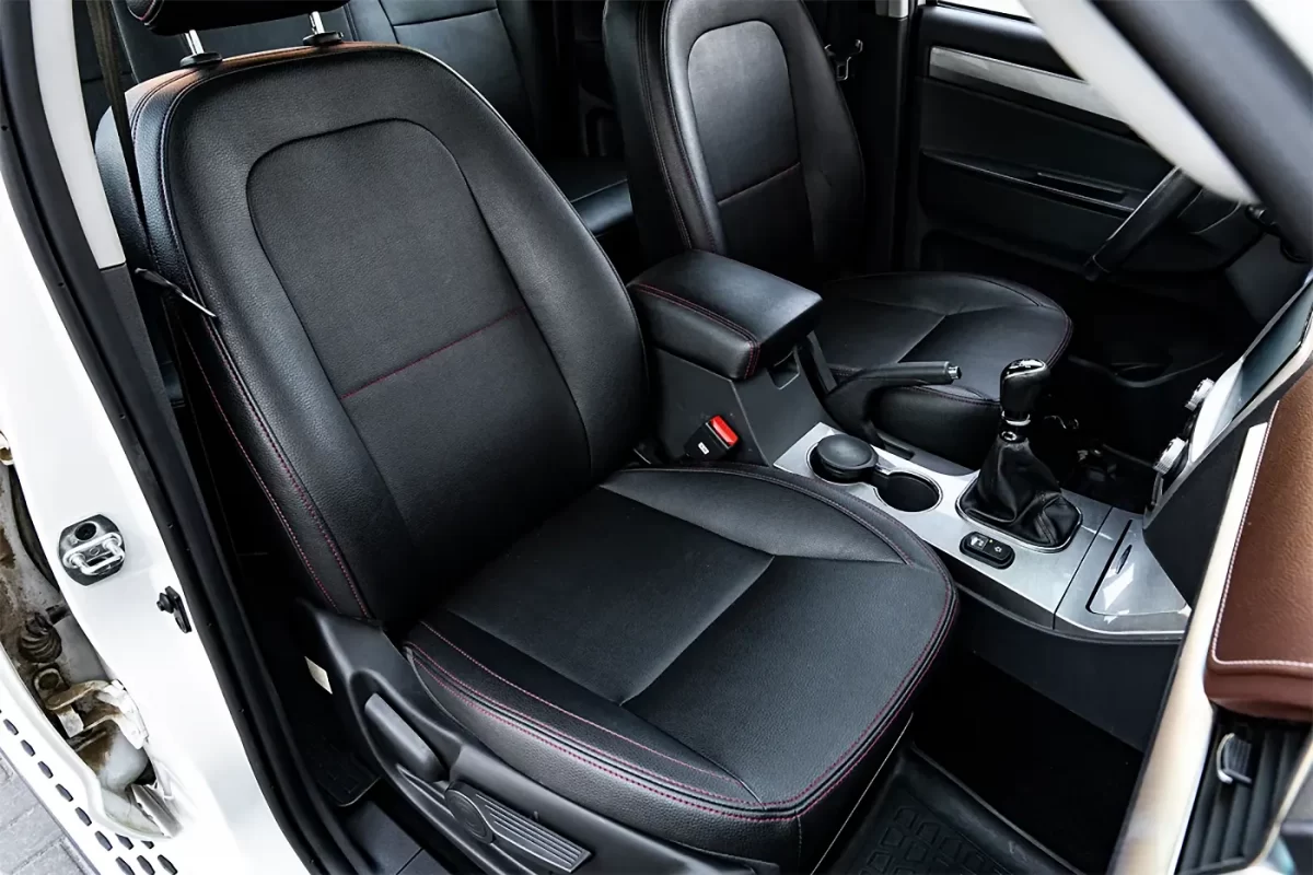 передние сиденья